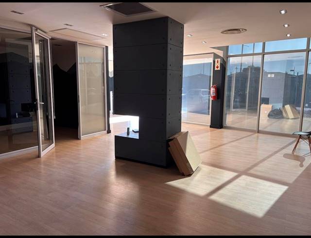 BUSINESS PROPERTY TO RENT IN NORTHGATE ISLAND